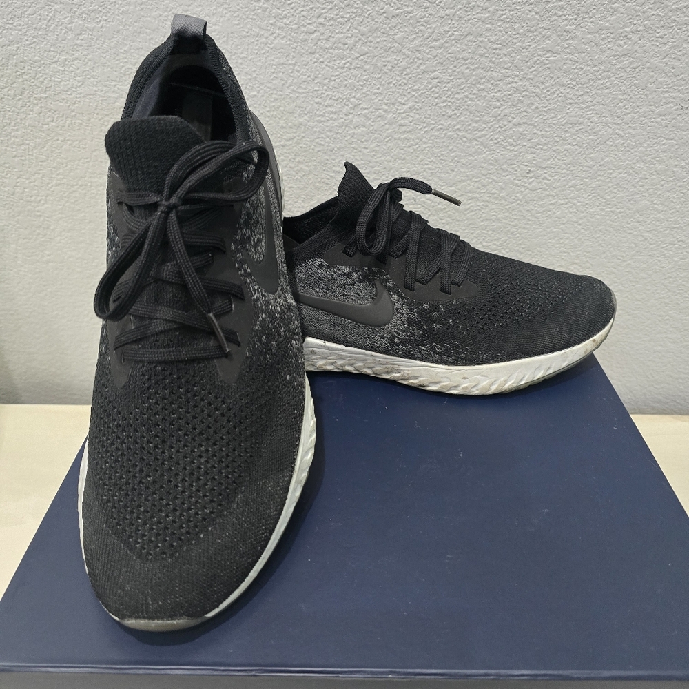 Women's Nike Epic React flyknit. Size 11.5